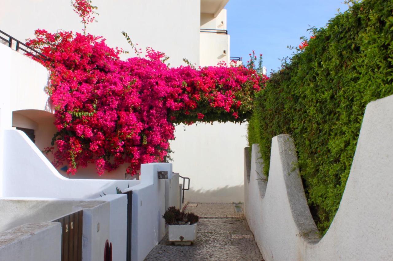Cozy And Stylish Studio Apt Just 800M From The Beach - New On Booking! Albufeira Kültér fotó